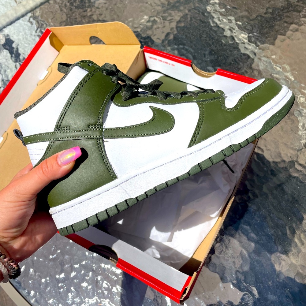 “Khaki” Nike Dunk Highs GS Size 7 WITH BOX